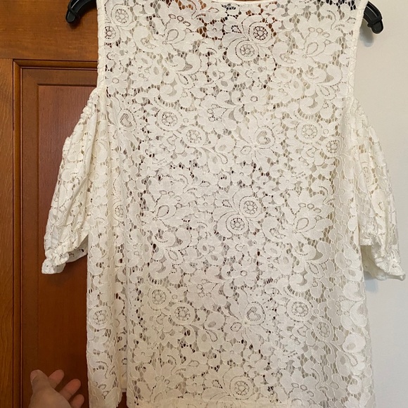 Cold shoulder Express top NWT / Medium - Picture 6 of 6